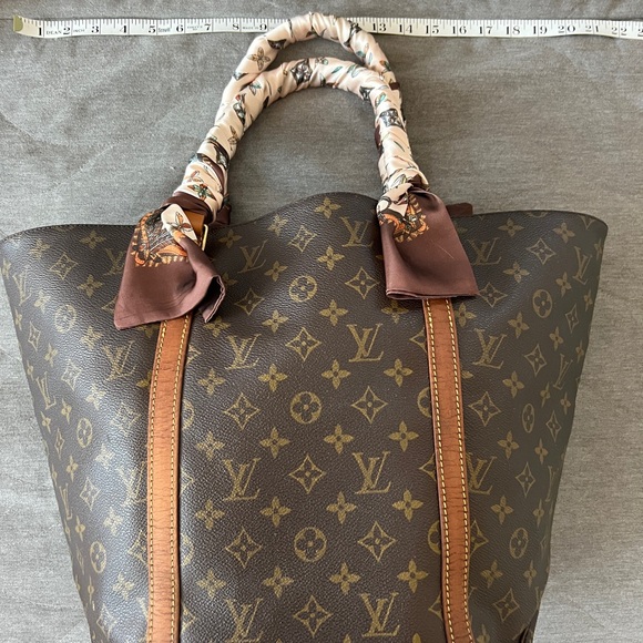 Authentic Louis Vuitton Monogram Tote Bag/monogram sac - Picture 7 of 8